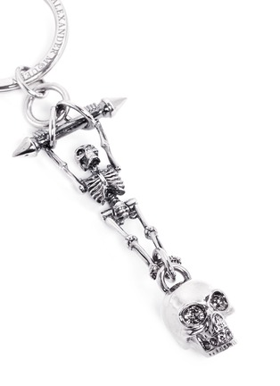 Detail View - Click To Enlarge - ALEXANDER MCQUEEN - Hanging skeleton charm keyring