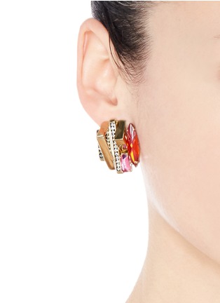 Figure View - Click To Enlarge - IOSSELLIANI - Carved metal earrings