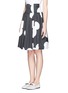 Front View - Click To Enlarge - HELEN LEE - Mickey Mouse print pleated skirt