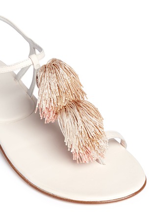 Detail View - Click To Enlarge - STUART WEITZMAN - 'Jabow' tassel leather thong sandals