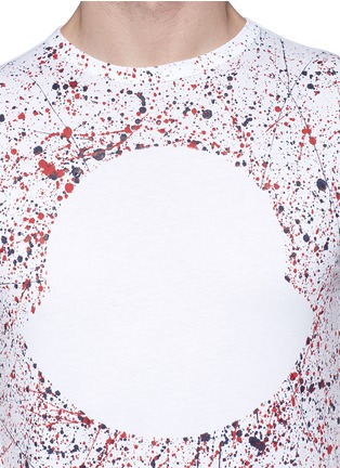 Detail View - Click To Enlarge - MONCLER - 'Maglia' paint splatter cotton T-shirt