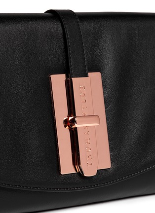Detail View - Click To Enlarge - THOMAS WYLDE - Strap latch leather clutch