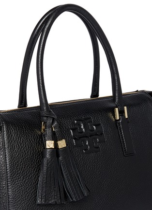 Detail View - Click To Enlarge - TORY BURCH - 'Thea' tassle pebbled leather satchel