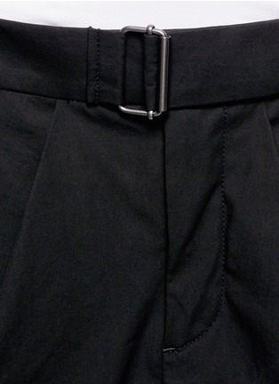 Detail View - Click To Enlarge - HELMUT LANG - Dent pleat front shorts