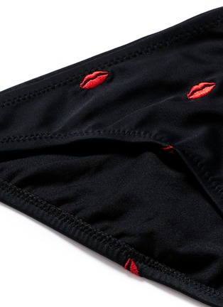 Detail View - Click To Enlarge - ZOE KARSSEN - 'Lips All Over' embroidery bikini bottoms