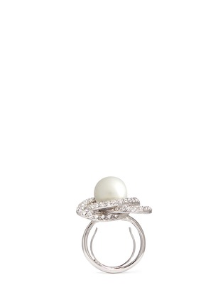 Detail View - Click To Enlarge - KENNETH JAY LANE - 'Ein' faux pearl crystal pavé ring