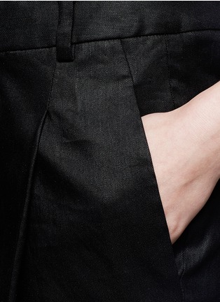 Detail View - Click To Enlarge - HELMUT LANG - Glossy linen twill pleat pants
