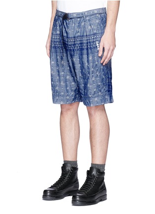Front View - Click To Enlarge - SACAI - Pineapple jacquard belted chambray shorts