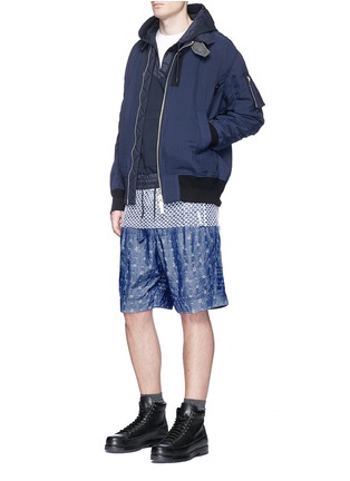 Figure View - Click To Enlarge - SACAI - Pineapple jacquard belted chambray shorts