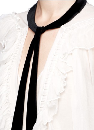 Detail View - Click To Enlarge - CHLOÉ - Velvet tie neck ruffle trim crépon blouse