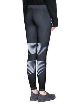 Back View - Click To Enlarge - MARCELO BURLON - 'Ona' optical zigzag leggings