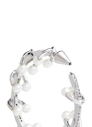 Detail View - Click To Enlarge - EDDIE BORGO - Crystal pavé pearl orbit hoop earrings