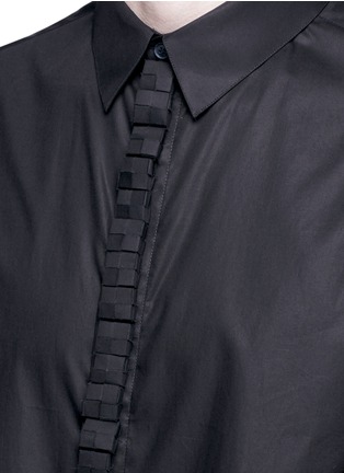 Detail View - Click To Enlarge - 73119 - Woven cube placket cotton shirt