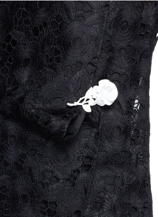 Detail View - Click To Enlarge - VICTORIA BECKHAM - Asymmetric drape floral guipure lace dress