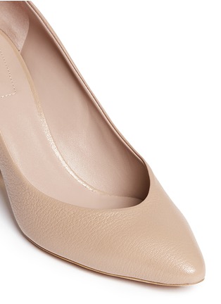 Detail View - Click To Enlarge - CHLOÉ - 'Beckie' curve metal heel leather pumps