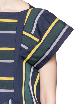 Detail View - Click To Enlarge - SACAI - Grosgrain stripe wide sleeve front zip dress