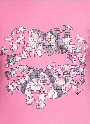 Detail View - Click To Enlarge - MARKUS LUPFER - Rose jigsaw smacker lip print T-shirt