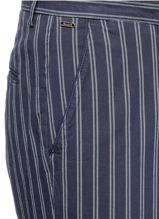 Detail View - Click To Enlarge - SCOTCH & SODA - Stripe cotton twill skinny shorts