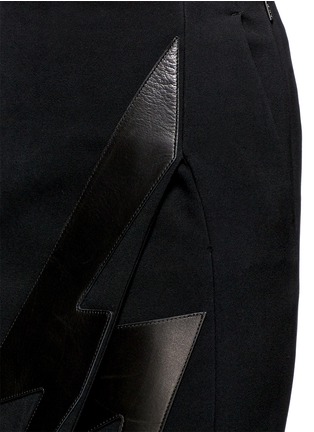 Detail View - Click To Enlarge - NEIL BARRETT - Thunderbolt leather patch crepe skirt