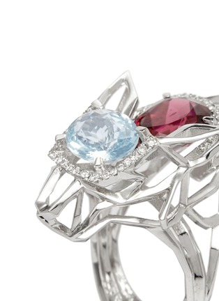 Detail View - Click To Enlarge - XIN LONDON - 'Shan Shi' diamond gemstone 18k white gold double lion head ring