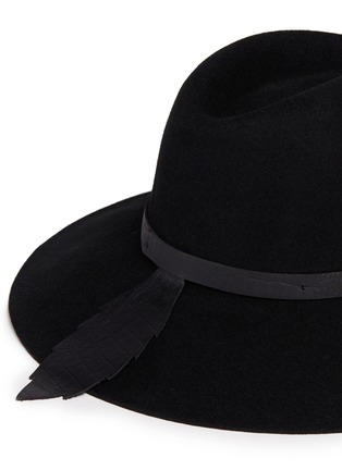 Detail View - Click To Enlarge - SENSI STUDIO - Croc-effect leather tail wool felt fedora hat