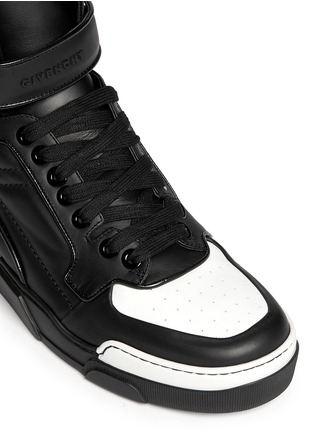 Detail View - Click To Enlarge - GIVENCHY - 'Tyson' calf leather sneakers
