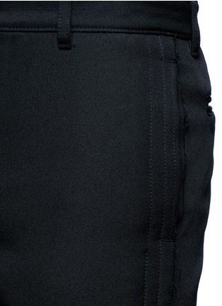 Detail View - Click To Enlarge - SACAI - Raw side seam military pants