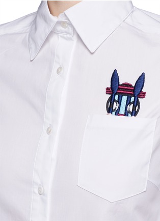 Detail View - Click To Enlarge - HELEN LEE - 'Bad Bunny' embroidered poplin shirt