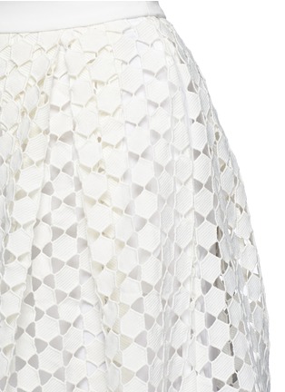 Detail View - Click To Enlarge - 72723 - Contrast panel hexagon guipure lace ball skirt