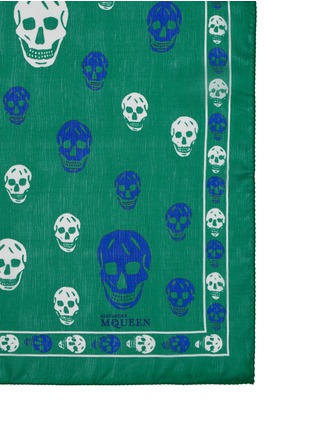 Detail View - Click To Enlarge - ALEXANDER MCQUEEN - Classic bicolour skull silk scarf