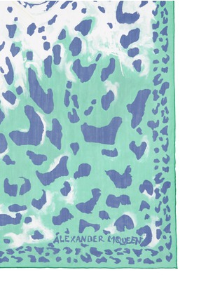 Detail View - Click To Enlarge - ALEXANDER MCQUEEN - Leopard print silk chiffon scarf
