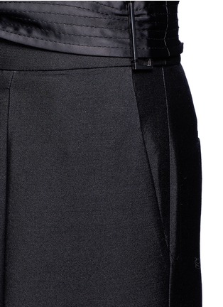 Detail View - Click To Enlarge - ELIZABETH AND JAMES - 'Anderson' belted silk-wool cropped pants