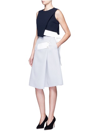 Figure View - Click To Enlarge - COMME MOI - Asymmetric stripe cropped crepe top