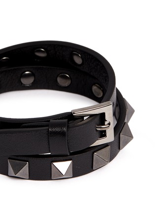 Detail View - Click To Enlarge - VALENTINO GARAVANI - 'Rockstud Noir' double wrap leather bracelet