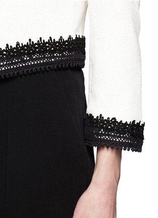 Detail View - Click To Enlarge - ALICE & OLIVIA - Amaya contrast trim collarless tweed jacket