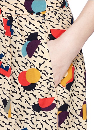 Detail View - Click To Enlarge - CHLOÉ - Geometric print silk skirt