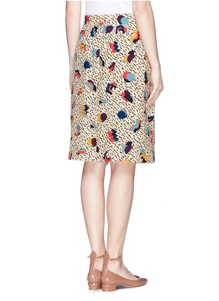 Back View - Click To Enlarge - CHLOÉ - Geometric print silk skirt