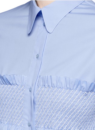 Detail View - Click To Enlarge - CÉDRIC CHARLIER - Smocked bandeau panel poplin shirt