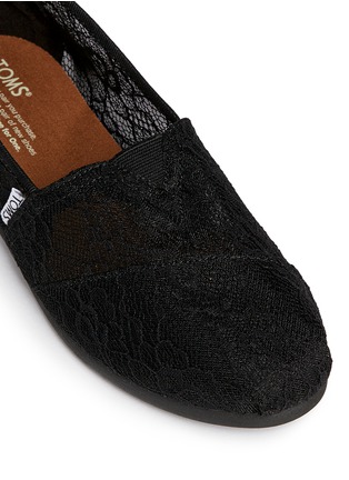 Detail View - Click To Enlarge - 90294 - Classic lace slip-ons