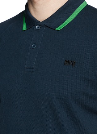 Detail View - Click To Enlarge - MC Q - Contrast sleeve cotton piqué polo shirt