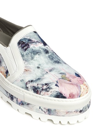 Detail View - Click To Enlarge - MSGM - Floral print canvas flatform slip-ons