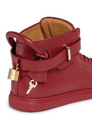 Detail View - Click To Enlarge - BUSCEMI SHOES - '100MM' twist lock strap leather sneakers