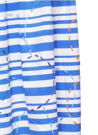 Detail View - Click To Enlarge - Ç X FACONNABLE BY MIRA MIKATI - Dash flower embroidery stripe flare skirt