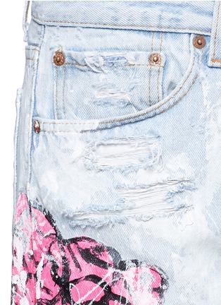 Detail View - Click To Enlarge - RIALTO JEAN PROJECT - One of a kind hand-painted rose vintage boyfriend jeans