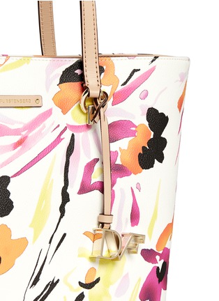 Detail View - Click To Enlarge - DIANE VON FURSTENBERG - 'Ready To Go' abstract floral print leather tote bag