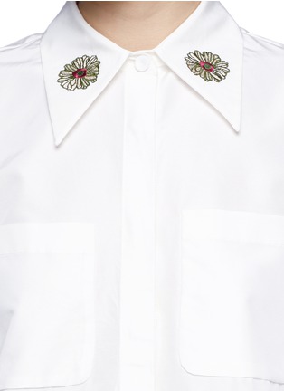 Detail View - Click To Enlarge - CHICTOPIA - Flower embroidery point collar poplin shirt