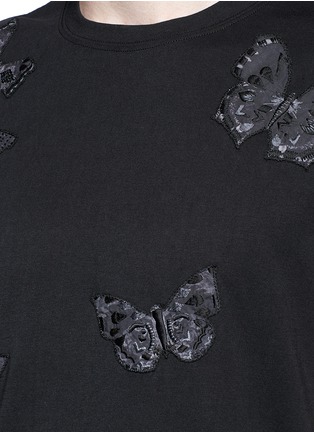 Detail View - Click To Enlarge - VALENTINO GARAVANI - 'Camubutterfly Noir' embroidered patch T-shirt