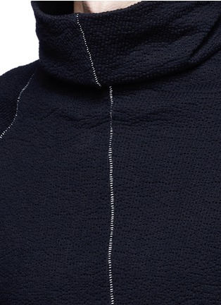 Detail View - Click To Enlarge - THE VIRIDI-ANNE - Contrast seam cotton turtleneck sweater