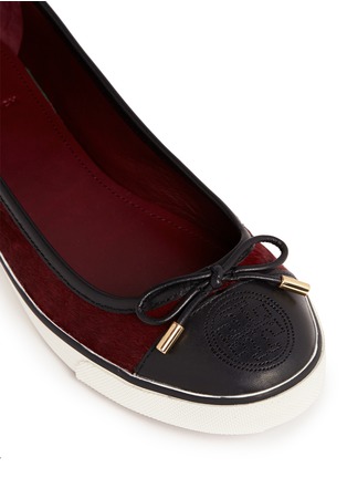 Detail View - Click To Enlarge - TORY BURCH - 'Skyler' calf hair leather flats 