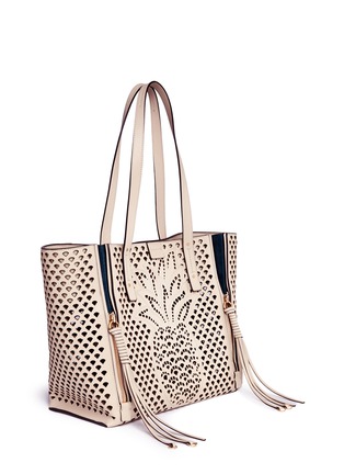 Detail View - Click To Enlarge - CHLOÉ - 'Milo' medium pineapple embossed perforated leather tote